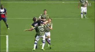 足球牛逼过人技巧50大集锦,最牛逼的足球视频