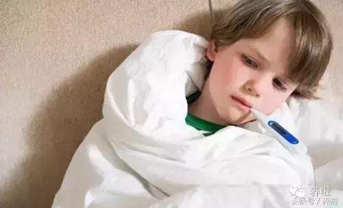 宝宝天气转凉就感冒发烧怎么办,宝宝冻感冒了一直低烧