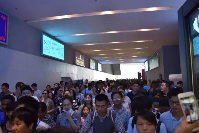 王健林万达成为世界性大品牌,王健林说万达开五十个商业中心