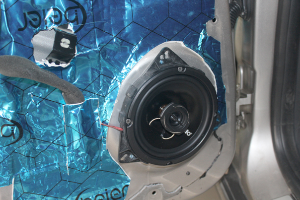 荣威550车底隔音隔热海绵垫,荣威550隔音改装案例