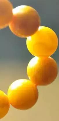 造假蜜蜡的骗局看完一秒揭穿,蜜蜡造假到底有多可怕