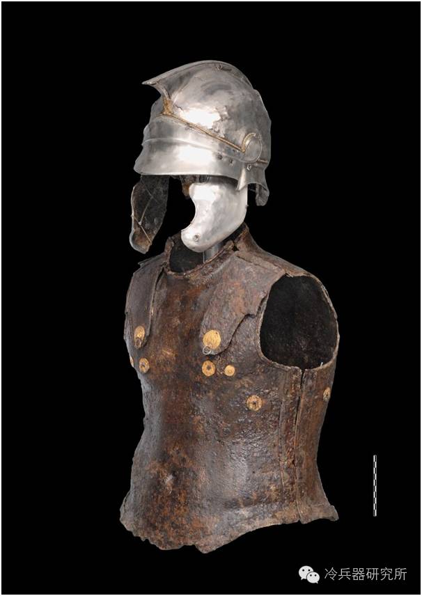 竟然有奶头和肚脐！源自古希腊的肌肉甲