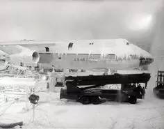 零下100摄氏度飞机被冻在半空,零下100度飞机瞬间冻住