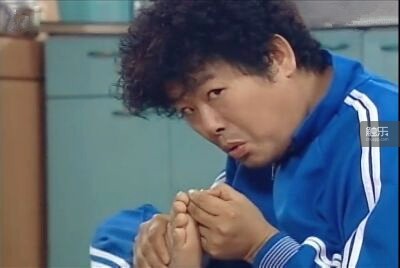 想找个会玩游戏的女孩子聊天,找女孩子聊天却在玩游戏