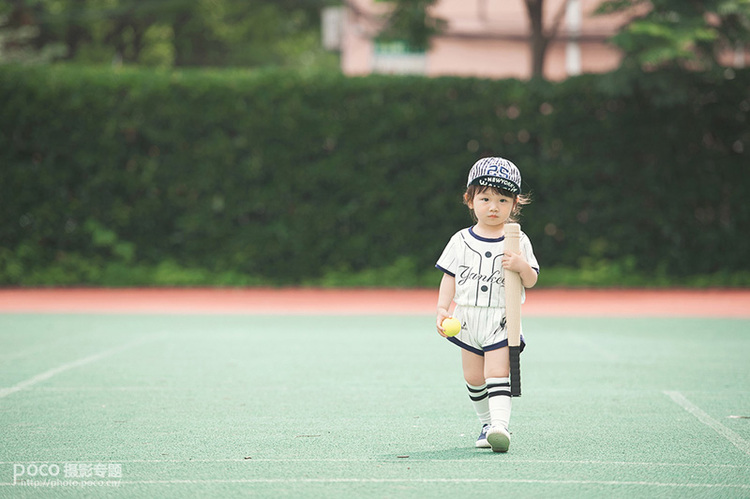 每个妈妈都是孩子的专属摄影师,每个妈妈都是孩子的摄影师