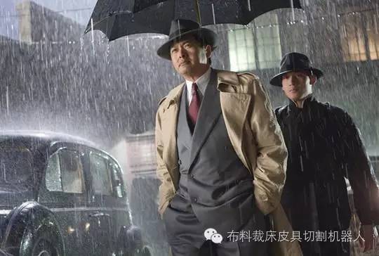 橙色风衣外套女中长款如何搭配,橄榄绿风衣搭配什么颜色的风衣