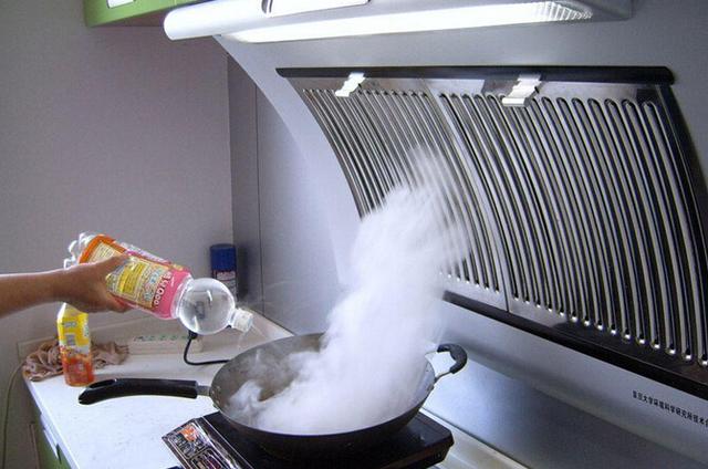 厨房油烟机去油污最快方法,快速去油污厨房油烟机清洗剂