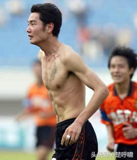 作为球员他曾经轰动全国如今办起了自己的球队