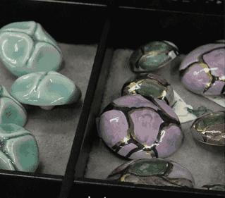 老房子里收藏有100万颗纽及巧手妈妈家族三代人缝缝补补的故事