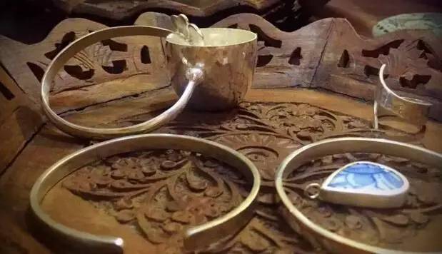 西安城墙从哪道门出去有美食街,西安城墙有个当地美食像肥肠一样