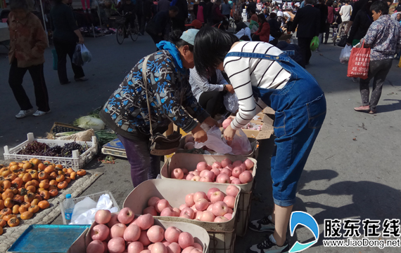 山东烟台红富士苹果脆甜现摘现发,烟台苹果又脆又甜红富士