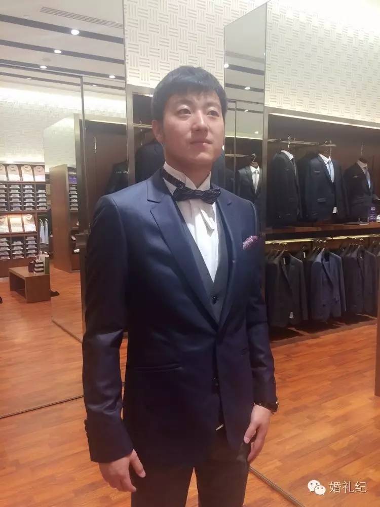 酒红色婚礼西服,婚礼酒红色西服