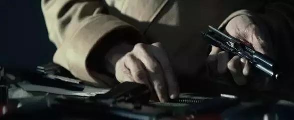 战术美学|《疾速追杀》的“枪械世界”