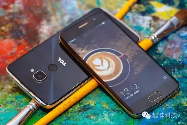 既懂商务又有颜值，还不快到碗里来？