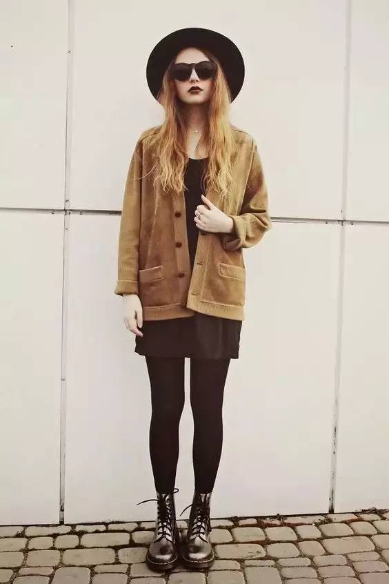 一双马丁靴两种形态,一双有质感的马丁靴