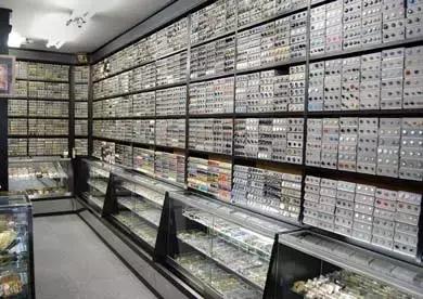 老房子里收藏有100万颗纽及巧手妈妈家族三代人缝缝补补的故事