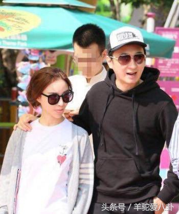 国民老公王思聪如今偏爱网红脸，原来竟是拜她所赐？