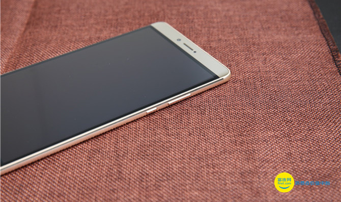 荣耀8外观测评,外观性能皆优秀