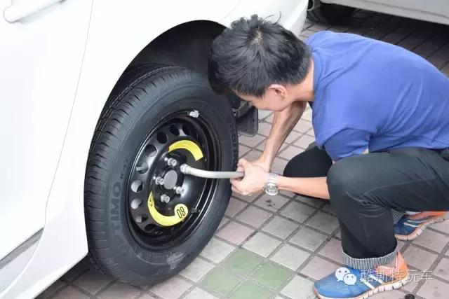 2018款速腾备胎更换教程,酷斯特玩车