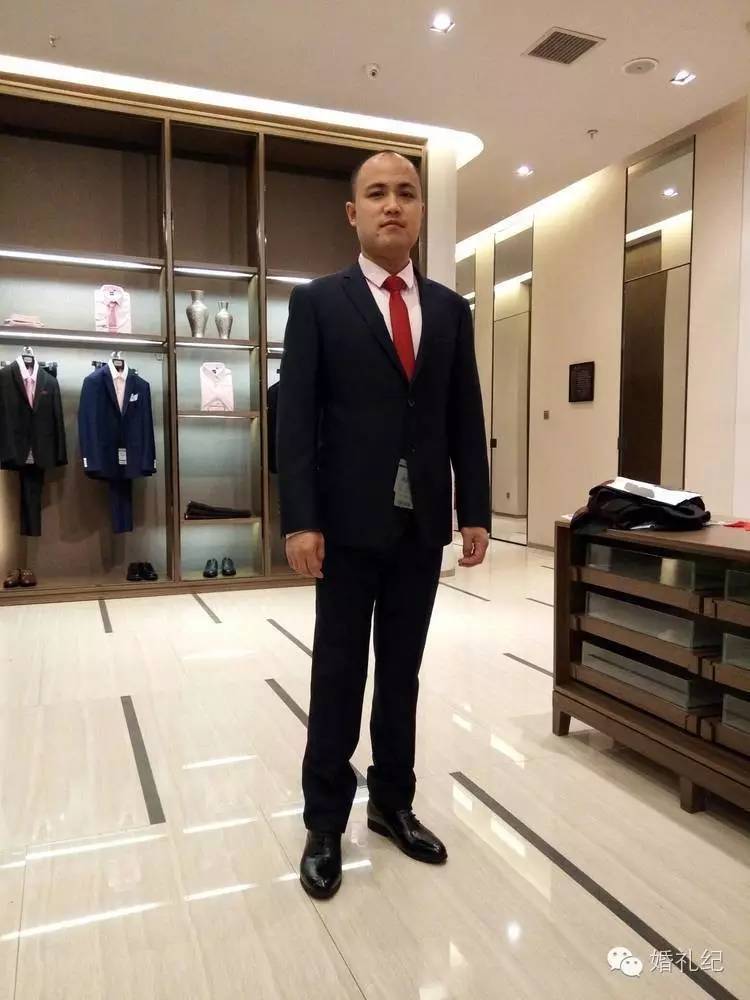 酒红色婚礼西服,婚礼酒红色西服