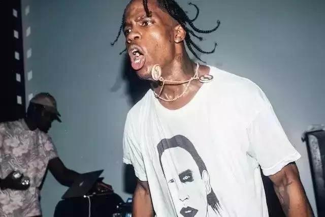 这些潮牌你认识吗街头采访,美国流行十大潮牌