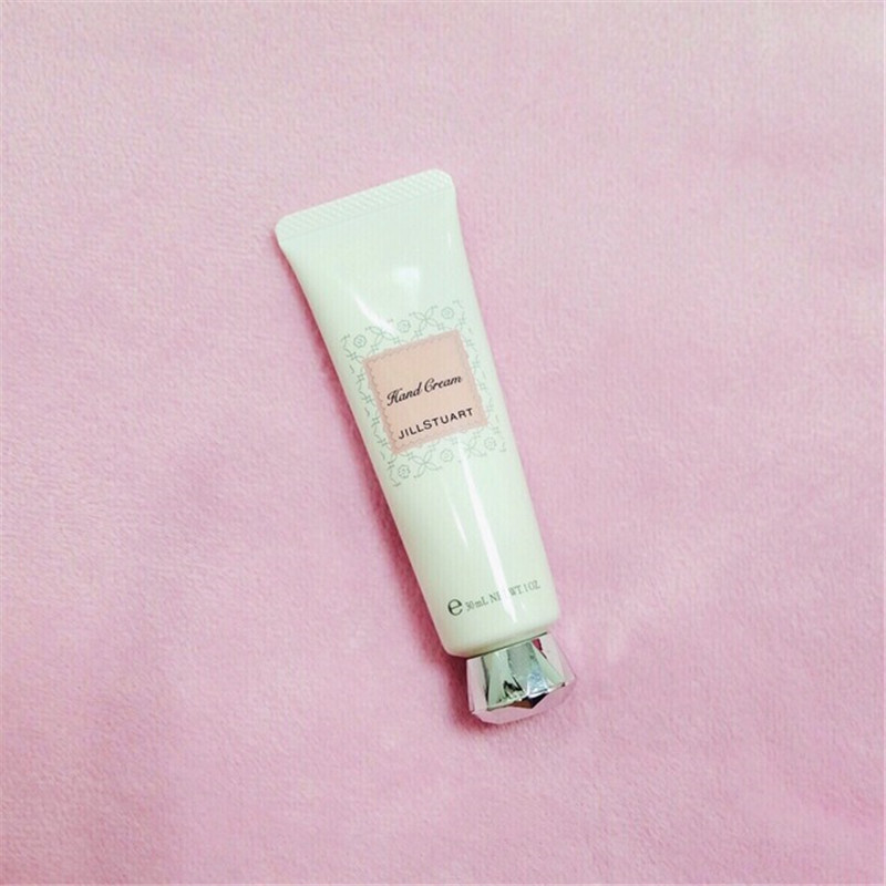 天气越来越冷了提前囤了几套,冬天晚上用超级保湿的护手霜