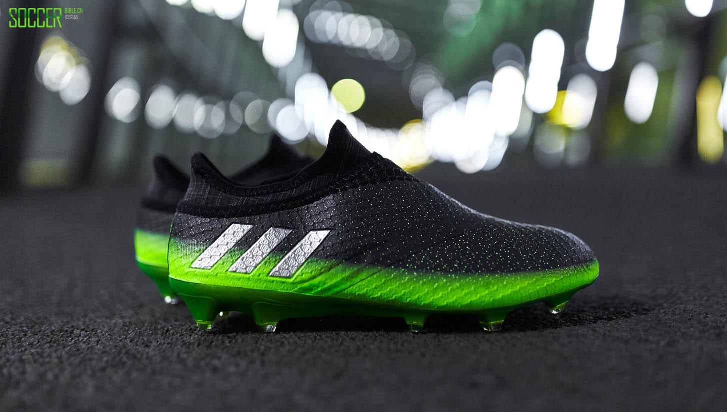 近距离欣赏神之战靴Messi16+PureAgility星尘配色