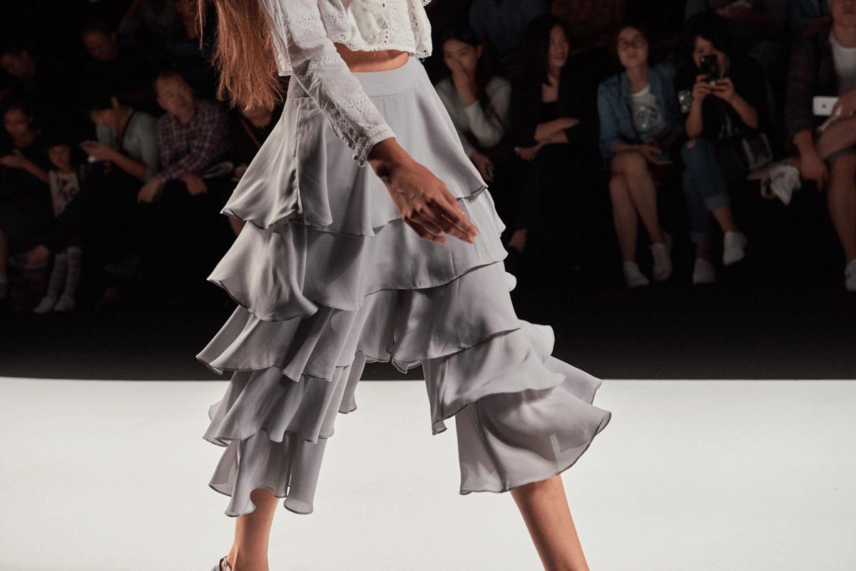 甯︿綘鐪嬩笂娴锋椂瑁呭懆,甯︿綘鐪嬫椂瑁呭懆