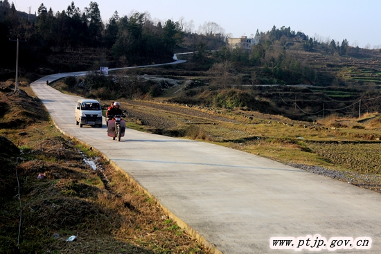 平塘县公路改造,打通道路瓶颈优化道路交通