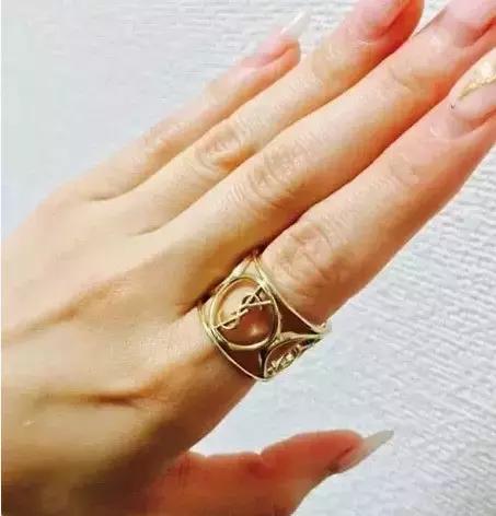 用完的ysl方管口红怎么弄出来,ysl小黑管口红使用方法