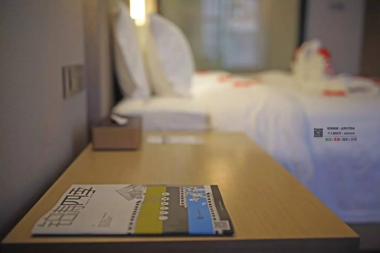 这一家酒店有门童，叫“白手套”。