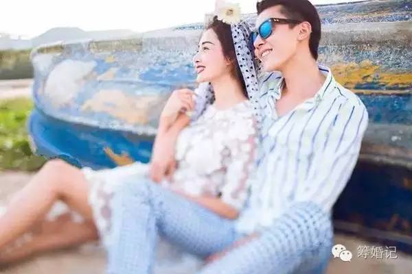 拍婚照pose技巧大全,搞怪婚纱照姿势的摆法