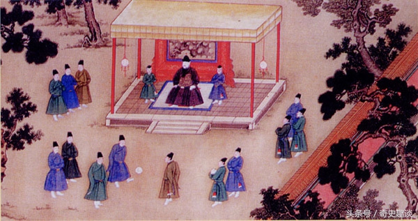 历史上最喜欢足球的五个皇帝，最后一个都把国家踢没了