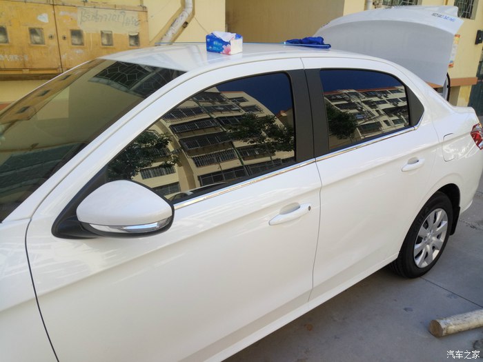 新款标致301幸福版,标致301旅行