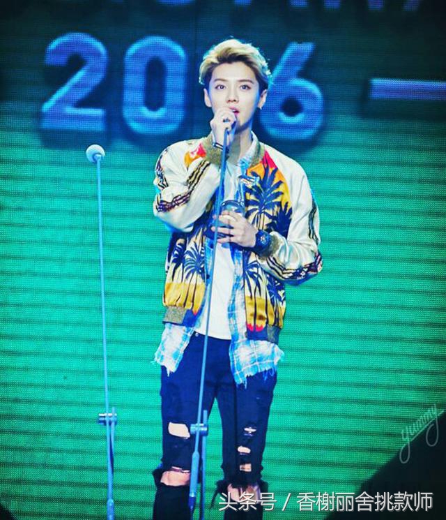 撕裂的破洞、褴褛的衣袖、线头满天飞的裤腿...我们穷人都爱它