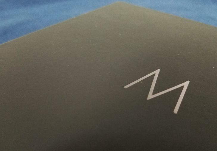 表妹夸我的iPhone真好看，没好意思说这手机叫锤子