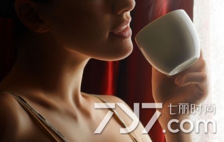 空腹喝咖啡还是吃完喝咖啡,早上起来空腹喝咖啡还是空腹喝水