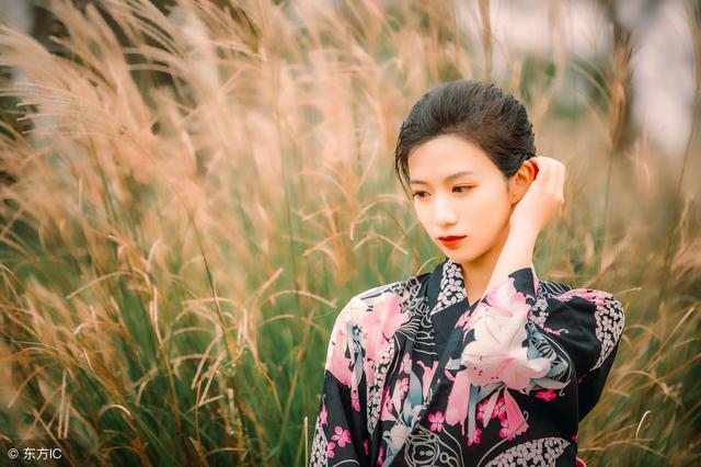 小伙买彩票中一百万,小说男主角买彩票中了一亿