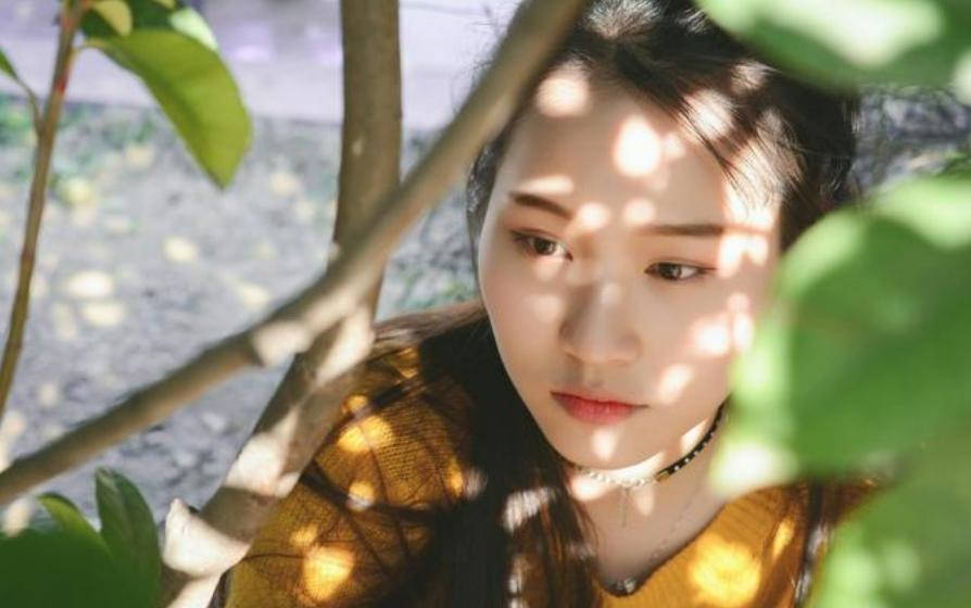 女主淋雨感冒发烧打点滴小说,女孩淋雨生病发高烧咳嗽