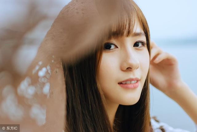 小说：她一声甜腻的老公，直接将霸总老公撩上火，不顾一切吻住她