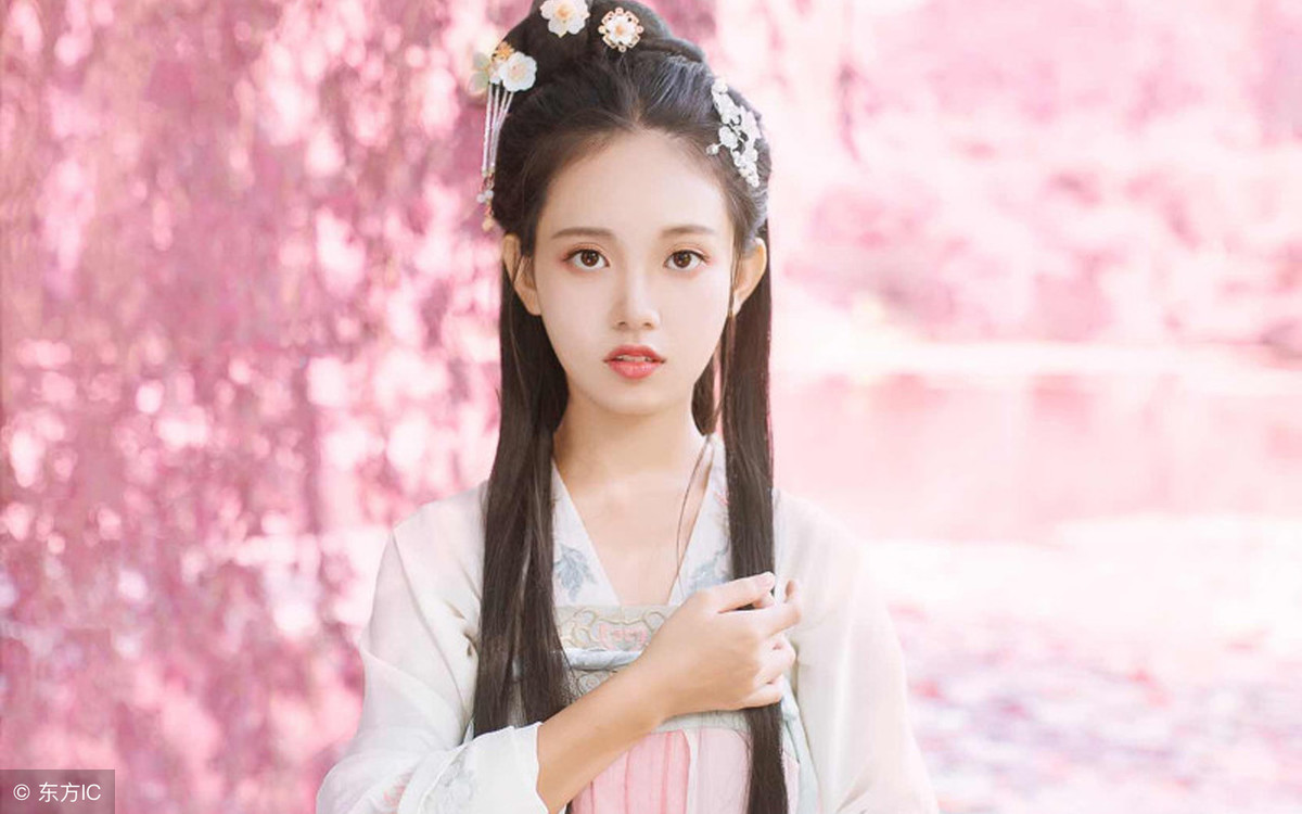 小说穿越回古代成落魄下堂妃,穿越到古代变成傻妃子小说