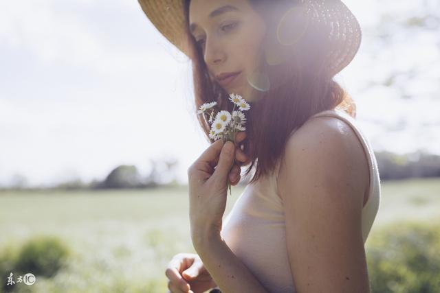 末世降临食物变得非常重要,小说末世降临囤积了10亿物资