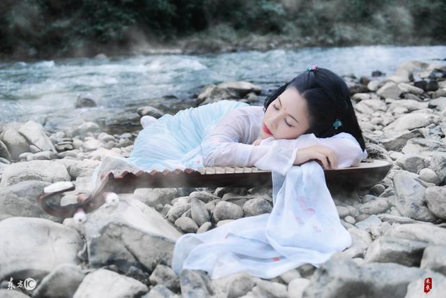 鍙よ█灏忚鏂板鐕曞皵,鏂板鐕曞皵灏忚鍙よ█