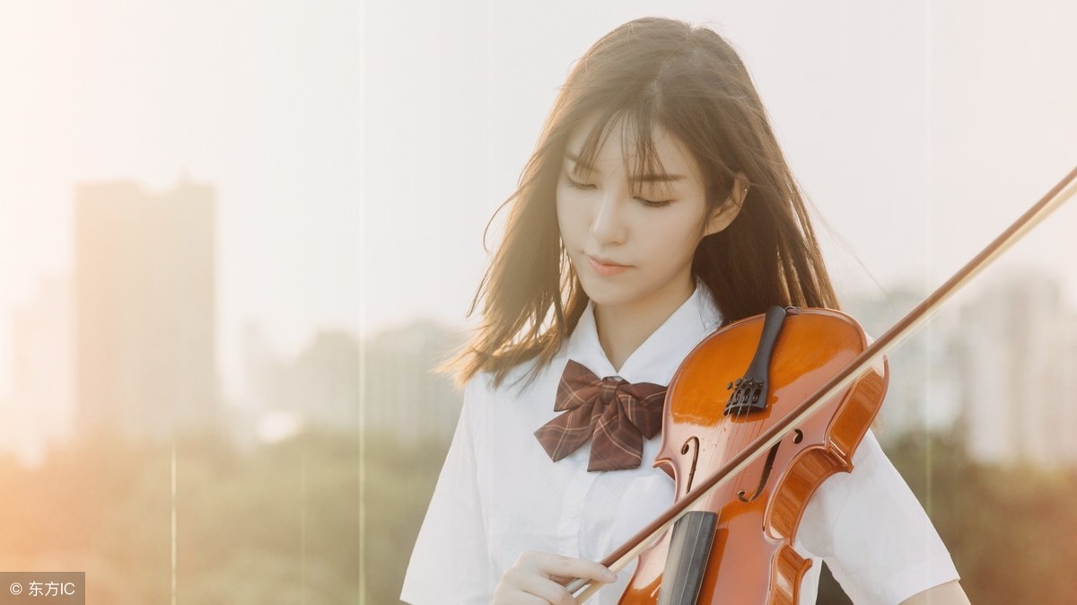 小说：看着她因为醉酒而露出的呆萌模样，总裁心软得一塌糊涂