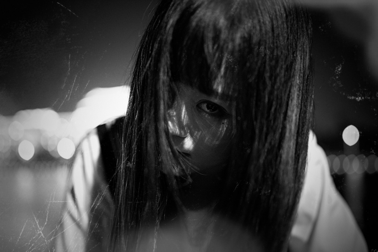 小说：寻找和氏璧中途遭遇火拼，美女警花出面强势调停