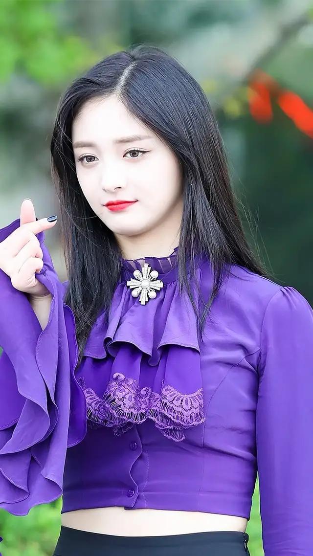 星爷独宠林允：模仿倪妮傍上冯绍峰，背刺周洁琼勇敢索吻王大陆