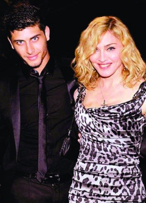 美国性感*物尤**：身价高达40亿人民币，16段恋情都是“小鲜肉”？