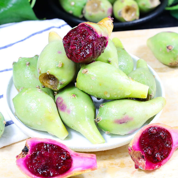 仙人掌长成火龙果球,仙人掌长出火龙果过程