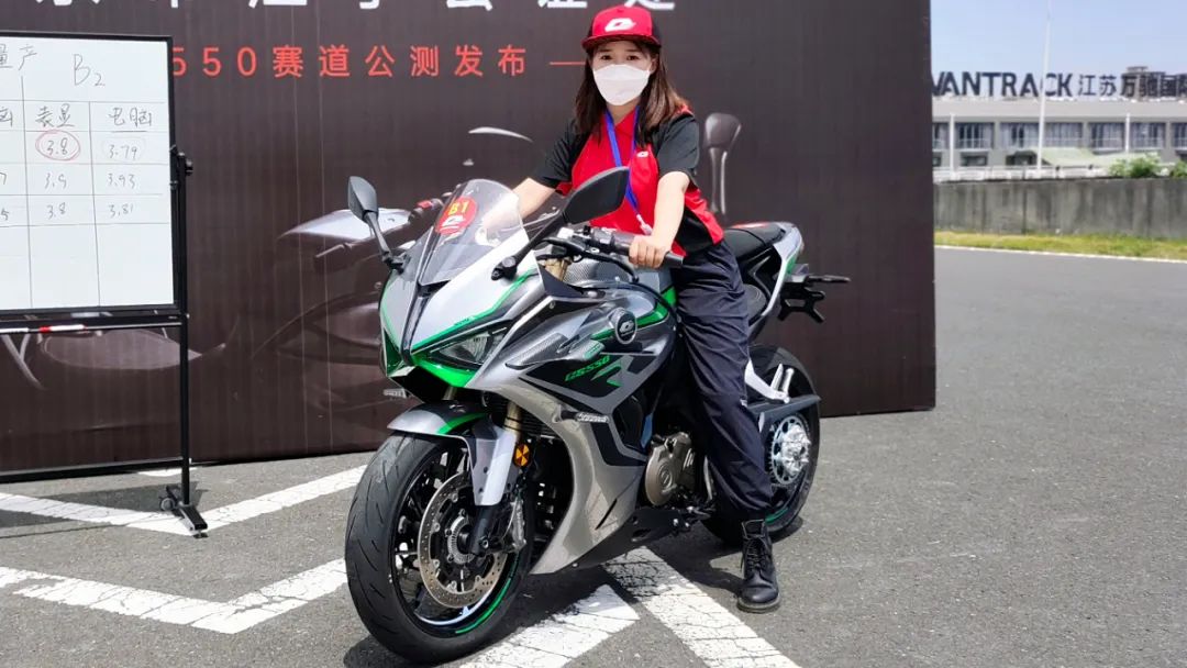 qjmotor赛250青春版落地价,qjmotor550仿赛版售价