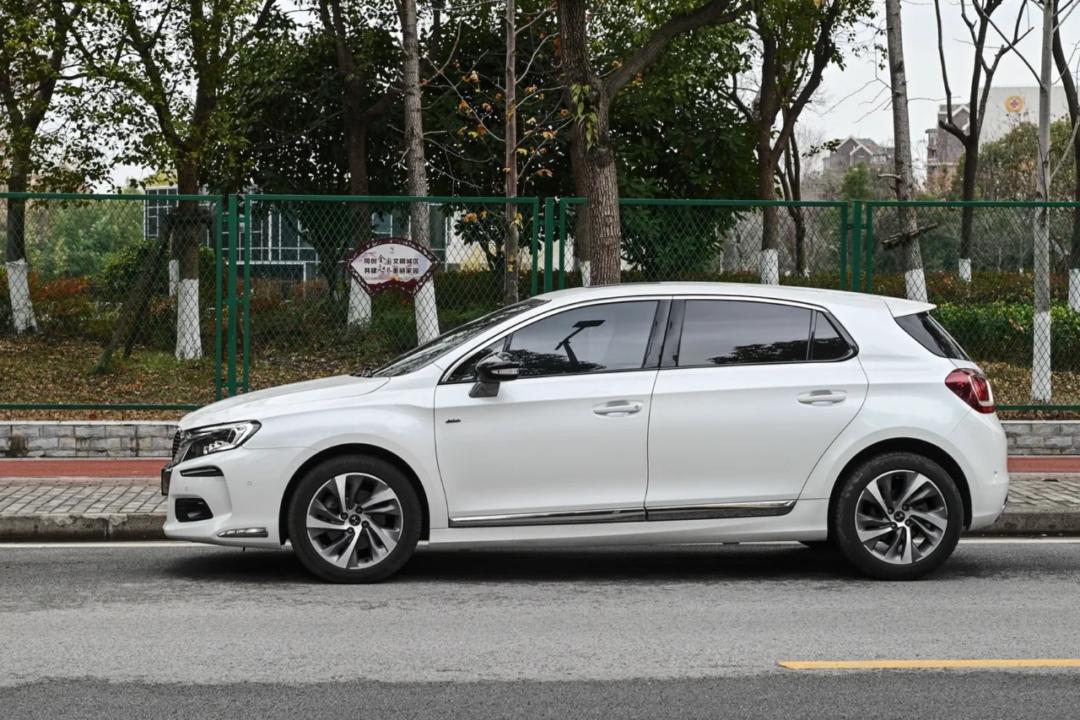 2015年ds1.6t二手多少钱,17年ds4s两厢二手车